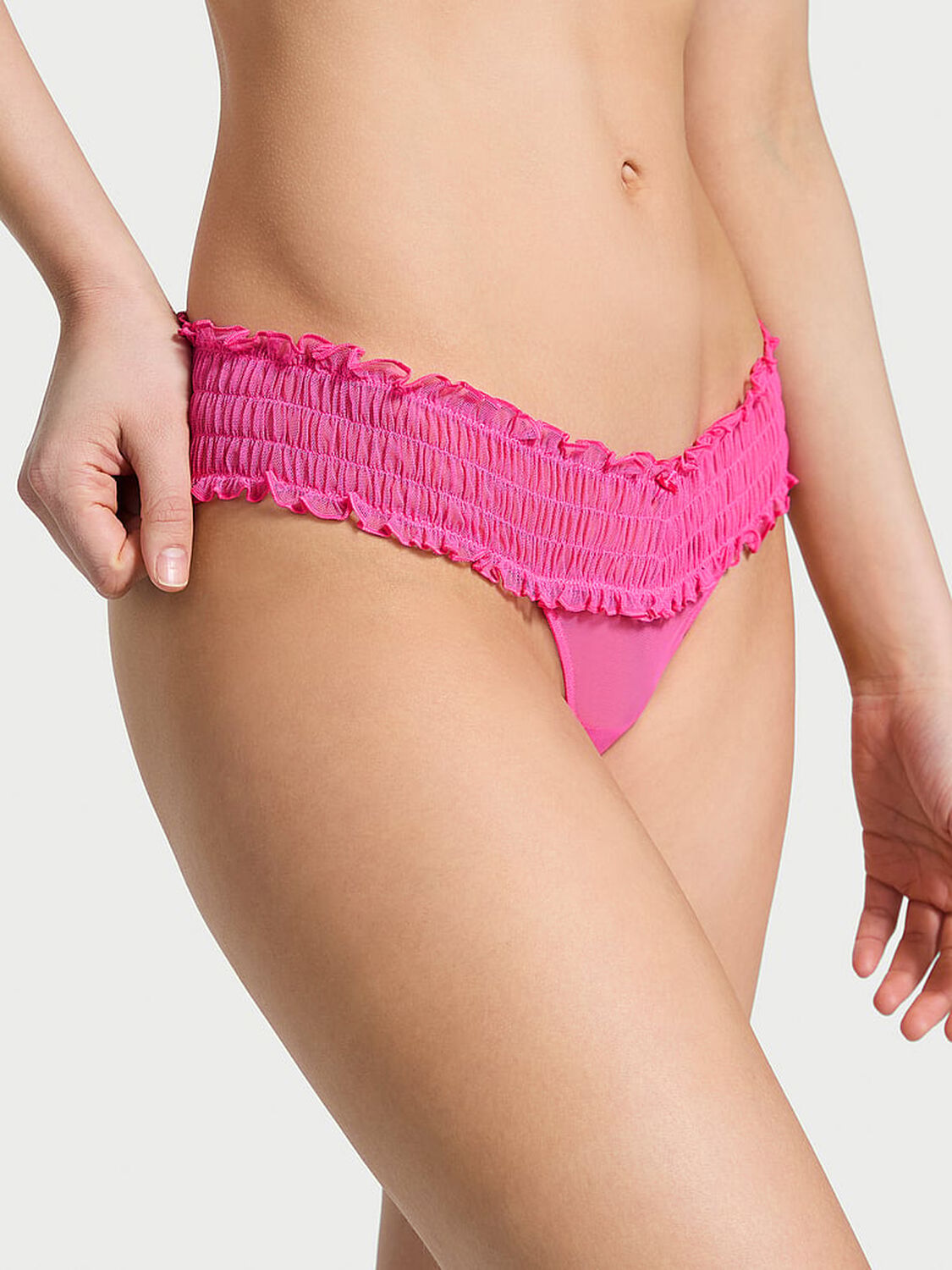 Victoria's Secret Tanga de Malla con Volantes